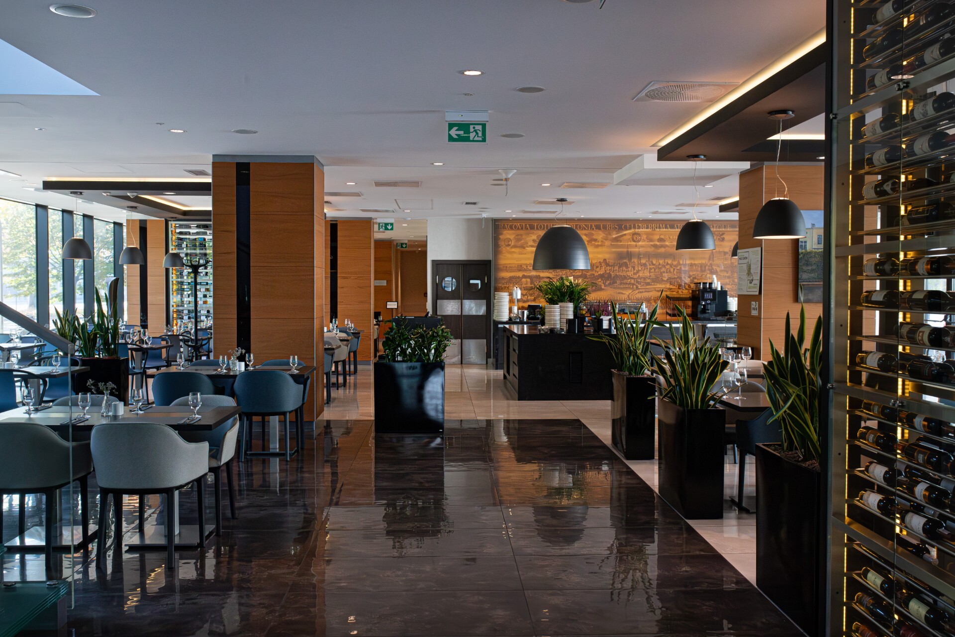 Q Hotel Restaurant